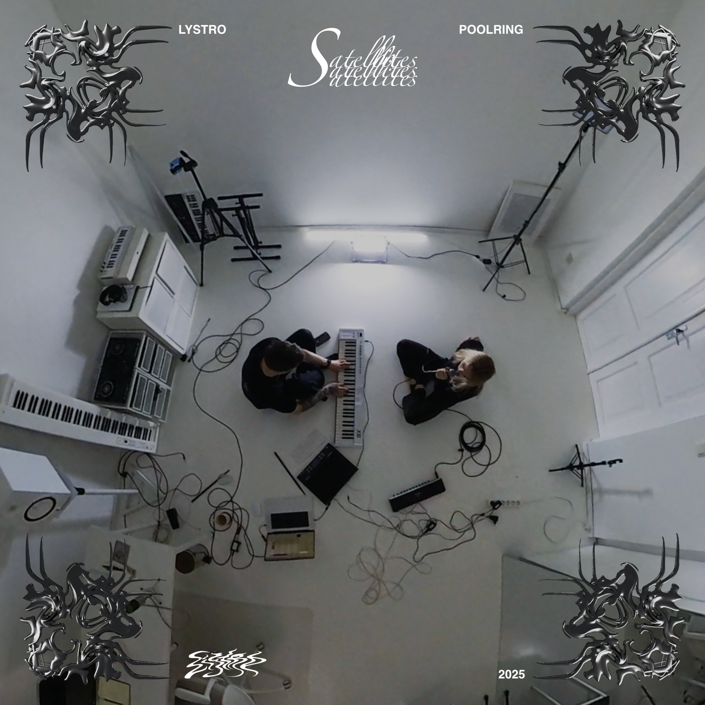 LYSTRO x Poolring – SATELLITES